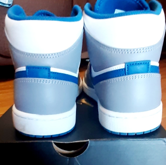 Nike Air Jordam Mid 1 - Picture 6 of 6